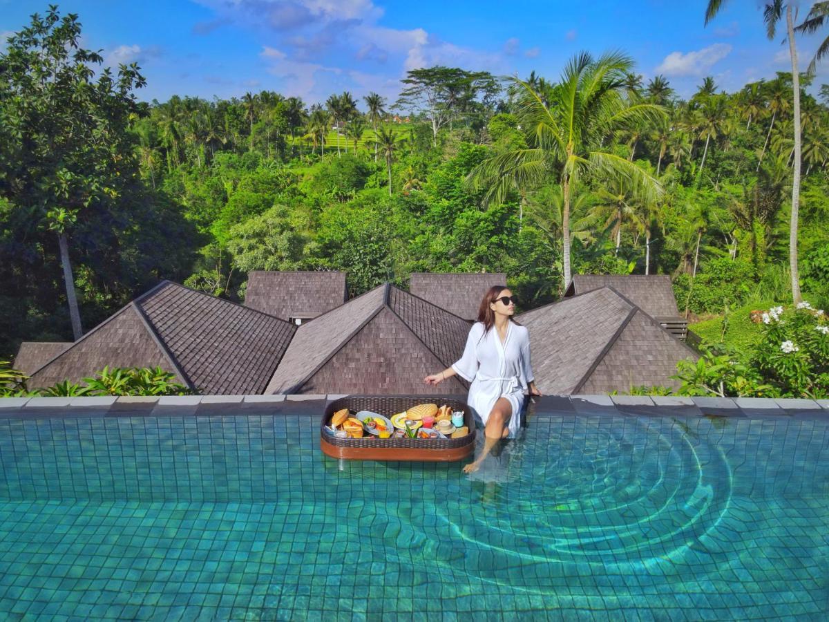 Tejaprana Bisma - Chse Certified Hotell Ubud Eksteriør bilde Floating breakfast at Alila Villas Uluwatu, Bali, Indonesia