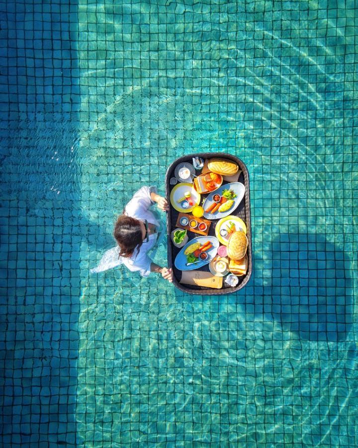 Tejaprana Bisma - Chse Certified Hotell Ubud Eksteriør bilde Floating breakfast at Four Seasons Resort, Maldives
