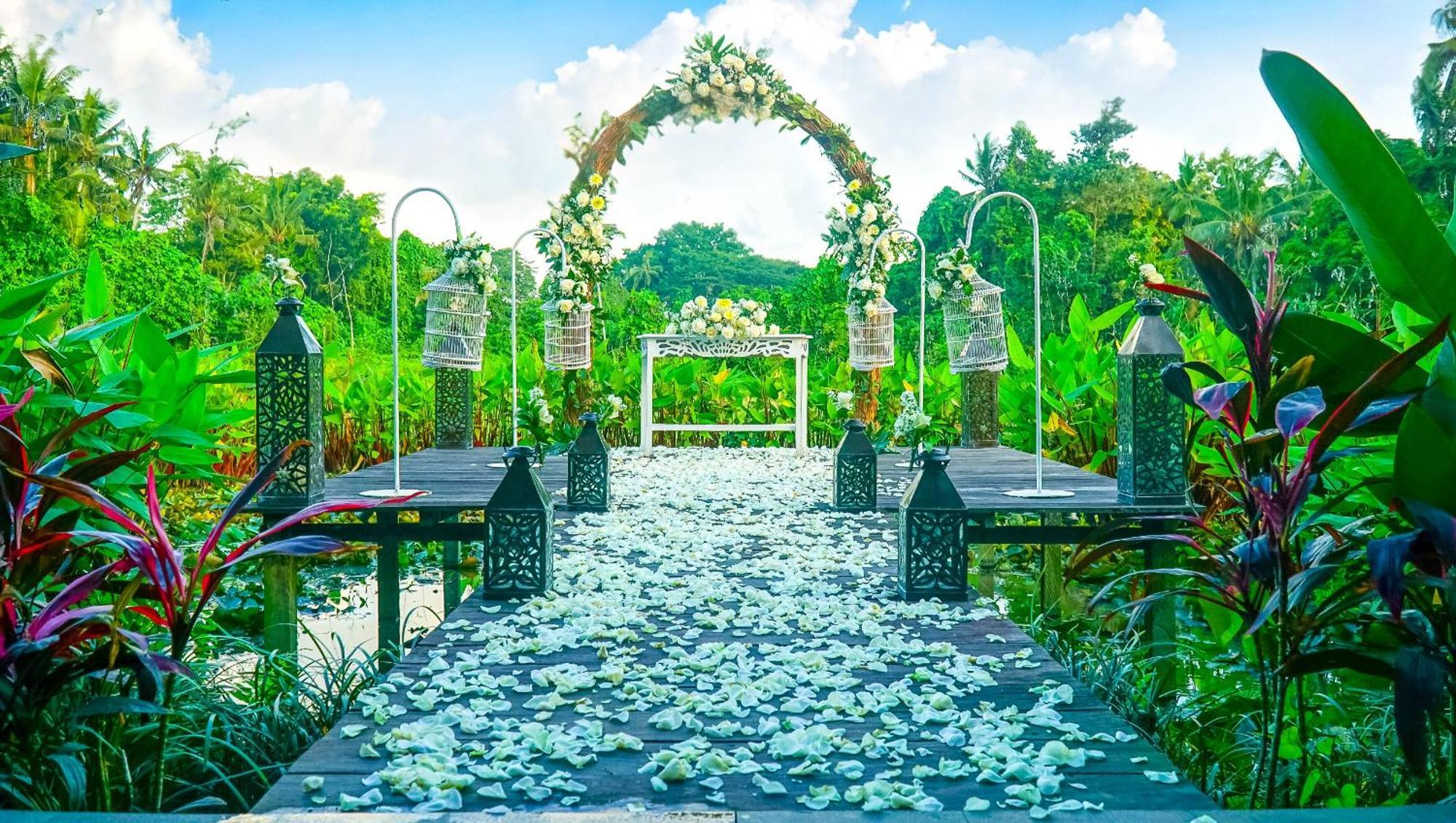 Tejaprana Bisma - Chse Certified Hotell Ubud Eksteriør bilde The Chapel of the Flowers