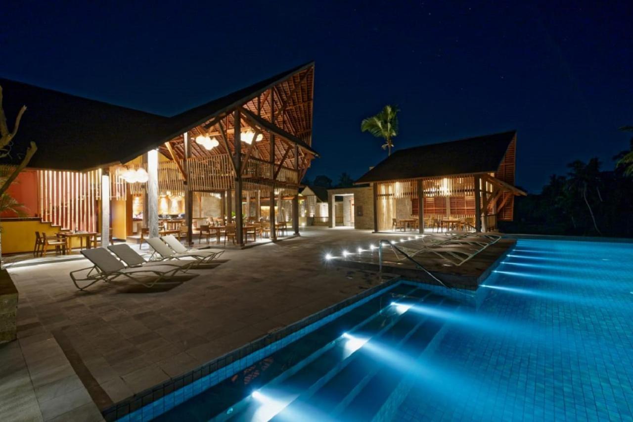 Tejaprana Bisma - Chse Certified Hotell Ubud Eksteriør bilde The resort at night