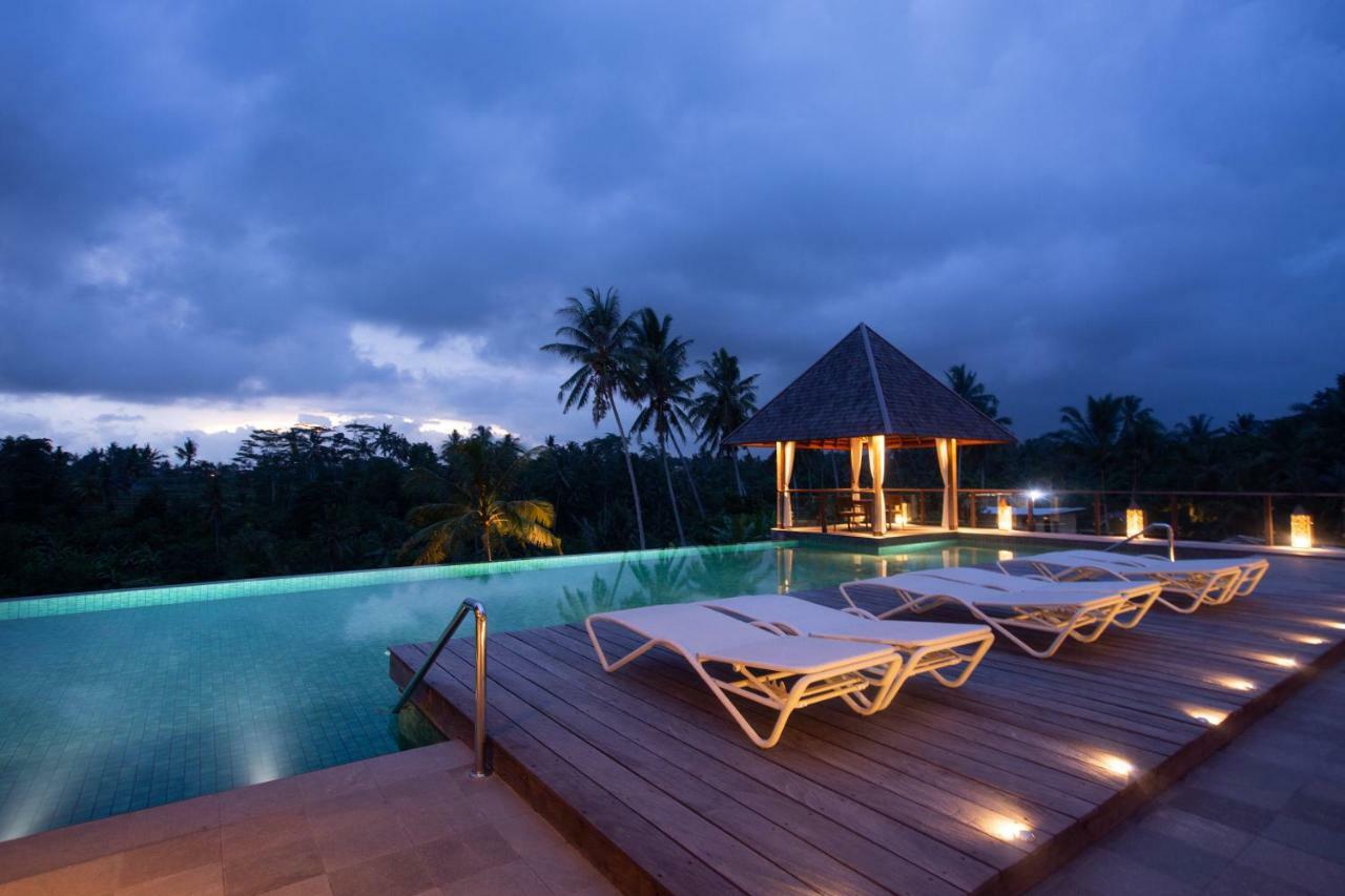 Tejaprana Bisma - Chse Certified Hotell Ubud Eksteriør bilde The resort's infinity pool